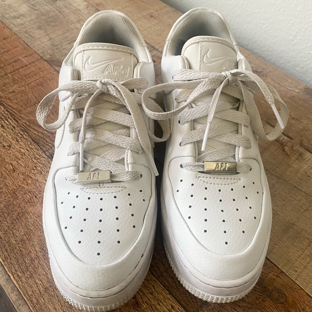 Air Force 1 tennis shoes (chunky)
